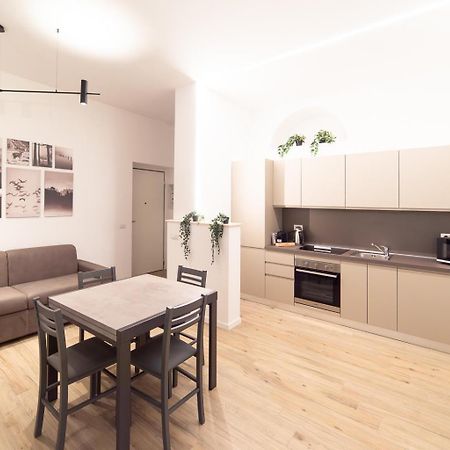 Hbhall Porta Romana Suite Милано Екстериор снимка